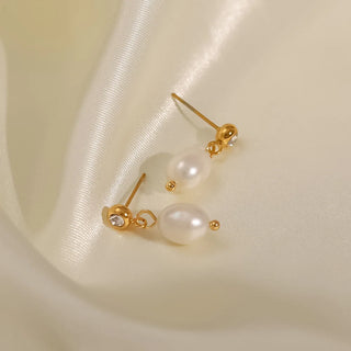 ステンレス304 低ニッケル 水に濡れても錆びにくい 18Kゴールドメッキ ピアス ジルコニア パール 【YJ03619】