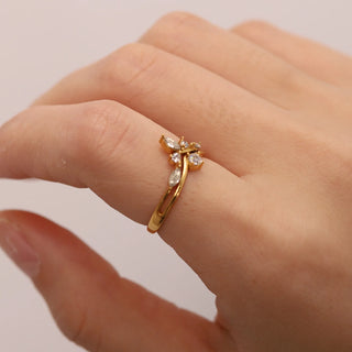 ステンレス304 低ニッケル 水に濡れても錆びにくい 18Kゴールドメッキ リング フラワー 花 ジルコニア 【YJ01729】