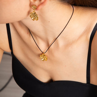 ステンレス304 低ニッケル 水に濡れても錆びにくい 18Kゴールドメッキ ネックレス フラワー 花 【YJ03660】