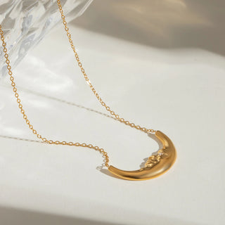 ステンレス304 低ニッケル 水に濡れても錆びにくい 18Kゴールドメッキ ネックレス 月 ジルコニア 【YJ03186】