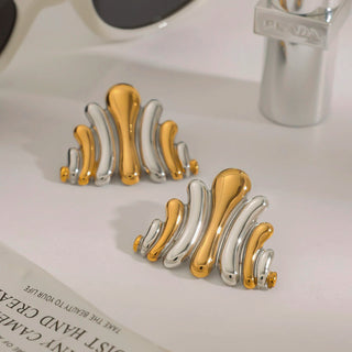 ステンレス304 低ニッケル 水に濡れても錆びにくい 18Kゴールドメッキ ピアス トライアングル【YJ01279】