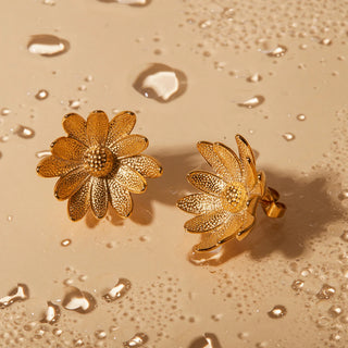 ステンレス304 ニッケルフリー 水に濡れても錆びにくい 18Kゴールドメッキ ピアス フラワー 花 【YJ00744】