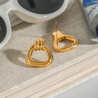 ステンレス304 低ニッケル 水に濡れても錆びにくい 18Kゴールドメッキ ピアス フープ トライアングル 【YJ01669】