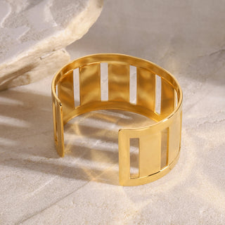ステンレス304 低ニッケル 水に濡れても錆びにくい 18Kゴールドメッキ ブレスレット チャンキー バングル【YJ02955】