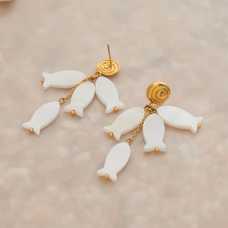 ステンレス304 低ニッケル 水に濡れても錆びにくい 18Kゴールドメッキ ピアス シェル 貝殻 魚 フィッシュ 【YJ01572】