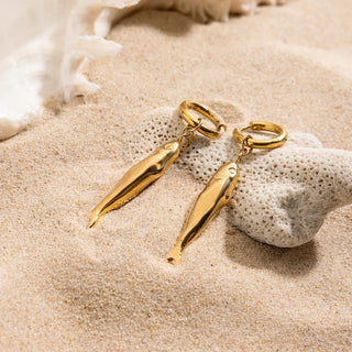 ステンレス304 低ニッケル 水に濡れても錆びにくい 18Kゴールドメッキ ピアス 魚 フィッシュ【YJ01021】