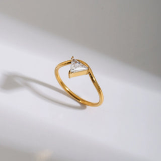 ステンレス304 ニッケルフリー 水に濡れても錆びにくい 18Kゴールドメッキ リング ジルコニア 【YJ00460】