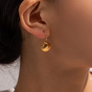 ステンレス304 低ニッケル 水に濡れても錆びにくい 18Kゴールドメッキ ピアス シェル 貝殻  【YJ01826】