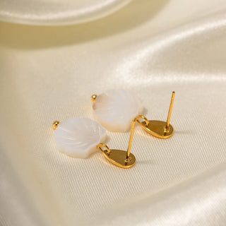 ステンレス304 低ニッケル 水に濡れても錆びにくい 18Kゴールドメッキ ピアス シェル 貝殻 【YJ01776】