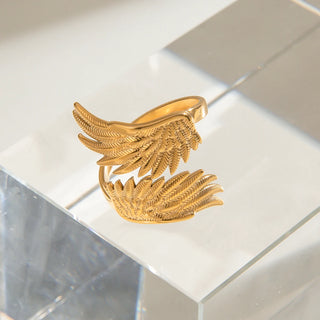 ステンレス304 低ニッケル 水に濡れても錆びにくい 18Kゴールドメッキ リング 羽 ウィング 【YJ03025】