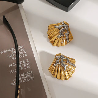 ステンレス304 低ニッケル 水に濡れても錆びにくい 18Kゴールドメッキ ピアス シェル 貝殻 パール 【YJ02991】