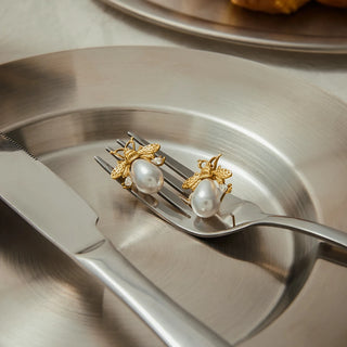 ステンレス304 ニッケルフリー 水に濡れても錆びにくい 18Kゴールドメッキ ピアス ジルコニア 昆虫 【YJ00022】