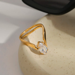 ステンレス304 低ニッケル 水に濡れても錆びにくい 18Kゴールドメッキ リング クリスタル オーバル 【YJ01240】