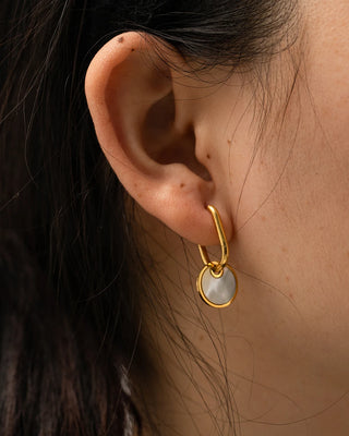 ステンレス304 低ニッケル 水に濡れても錆びにくい 18Kゴールドメッキ ピアス シェル  ラウンド 【YJ03795】